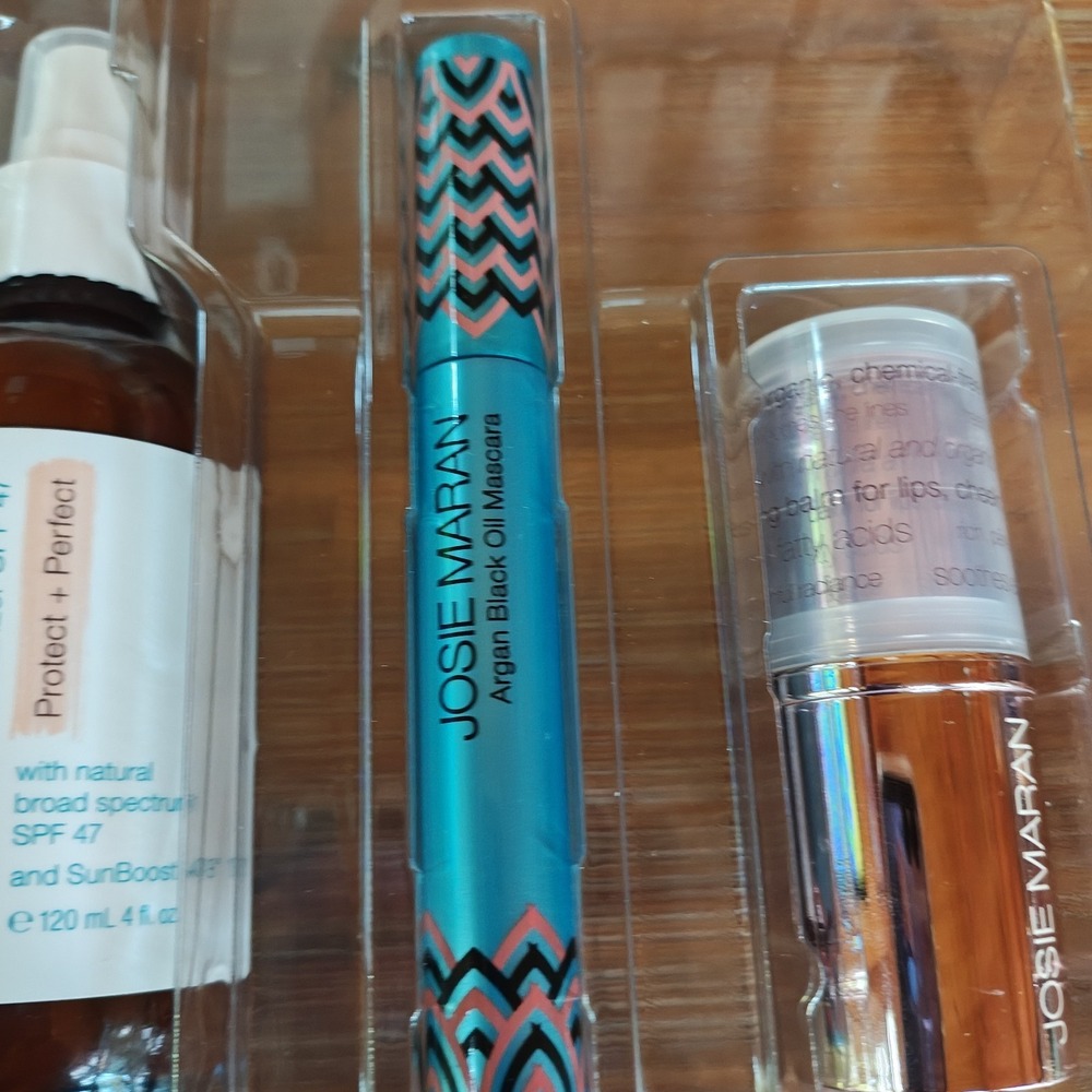 Josie Maran Argan Total Confidence Collection [Box Is Damaged] READ DESCRIPTION - Picture 6 of 10
